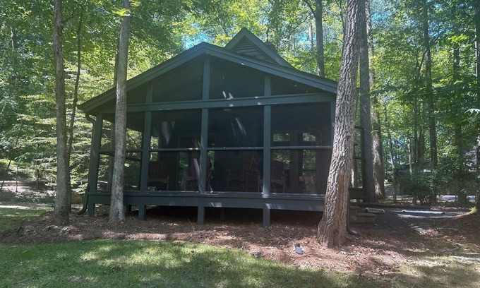 Ellijay Cabina | Lovely cottage/cabin on the Cartecay River in Ellijay