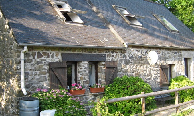 Carnoet Cabaña | Lovely cottage in quiet country hamlet near the Vallee des Saints heritage site