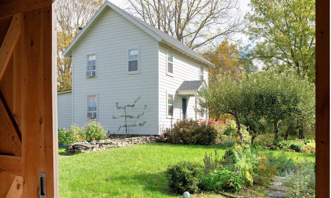 Millerton Cabaña | Lovely cottage on quiet country road in Millerton, New York, on 23 acres.
