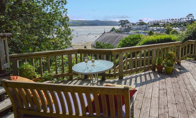 Borth-y-Gest Cabaña | Encantadora casa de campo con magníficas vistas al mar en Borth y Gest