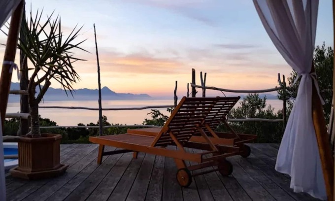 Selca Cabaña | Lovely Cottage with sea views in Selca, Croatia