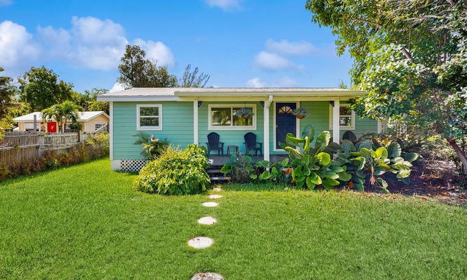 Sands Casa | Lovely dog-friendly home near the ocean with hot tub & grill