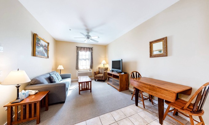 Northeast Harbor Casa | Lovely downtown Northeast Harbor suite near the water and near Acadia