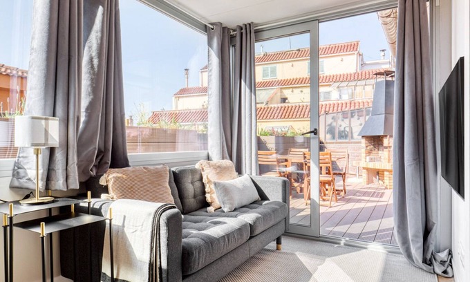 El Putget i Farro Apartamento | Lovely El Putxet i el Farró 1BR w/ Terrace, by Blueground