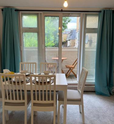 Euston Apartamento | Lovely Entire Flat with Private Balcony in Euston-Central London