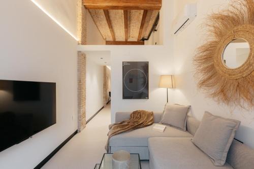 La Roqueta Apartamento | Lovely Exclusivity in Valencia Center