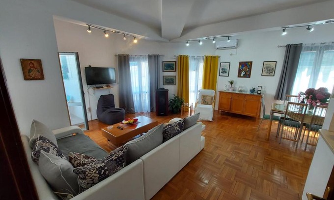 Golubovina Apartamento | Lovely Family Apartment in Budva