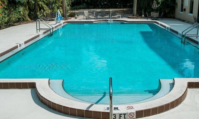 Tropic Casa | Lovely Find! 3 Gorgeous Accommodations Close to Parks and Attractions!