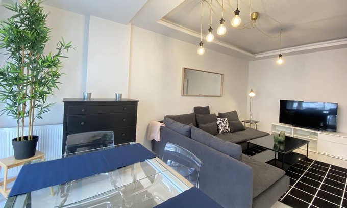 Uludag Apartamento | Lovely Flat with Balcony near Metro in Eyupsultan