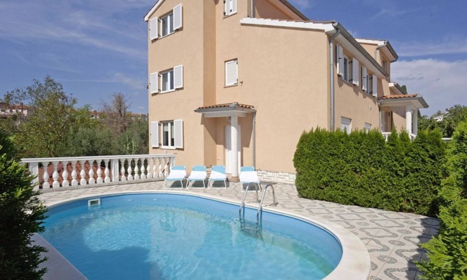 Vinkuran Apartamento | Precioso piso con piscina cerca de la playa