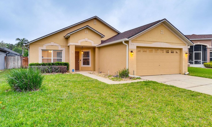 Lake Mary Casa | Lovely Florida Retreat w/ Lanai: 5 Mi to Riverwalk