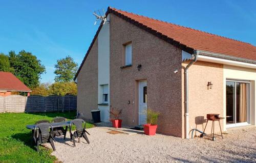 La Chapelle-Saint-Sauveur Casa | Lovely Home In La Chapelle-Saint-Sauv