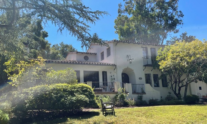 Stanford Casa | Lovely Furnished Stanford Campus Home for 1-2 Months Spring 2025
