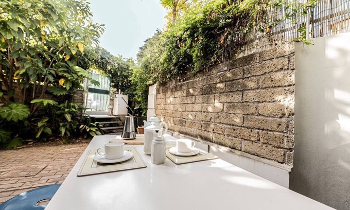 Aventine Casa | Lovely Garden Apartment in Beautiful San Saba