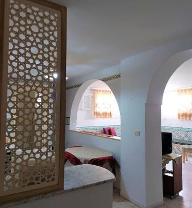 Hiboun Apartamento | Lovely garden-level near Beach
