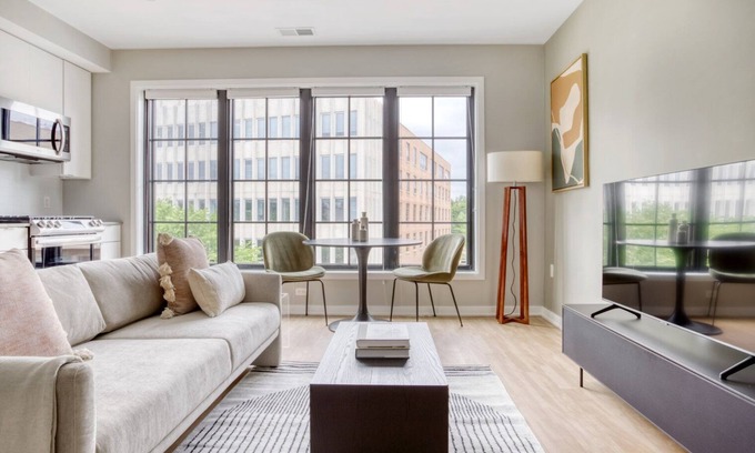 Glover Park Apartamento | Lovely Glover Park 1BR w/ Rooftop & W/D, 2 blocks to WF, by Blueground