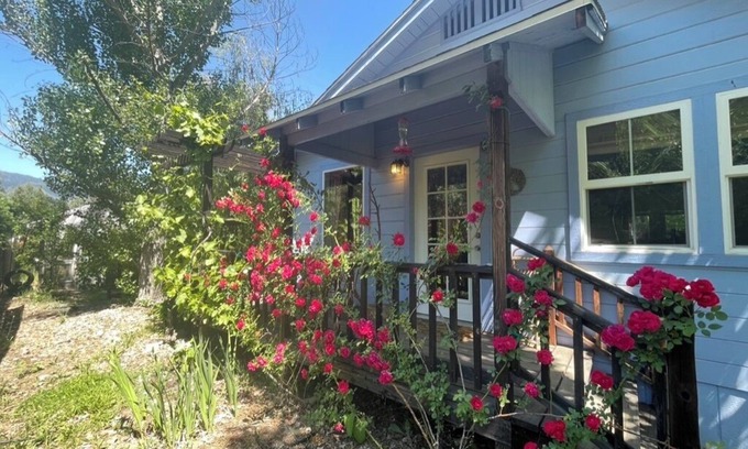Hyampom Cabaña | Lovely guest house in the wilderness of Trinity County along the Trinity River.