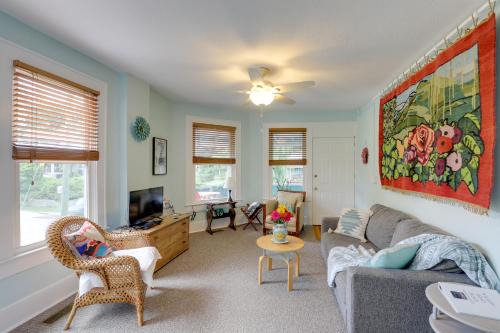 Hendersonville Apartamento | Lovely Hendersonville Retreat about 1 Mi to Downtown!
