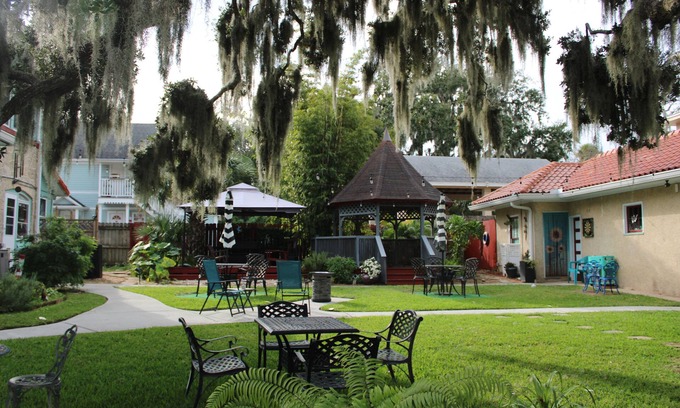 Daytona Beach Casa | Lovely Historic home in the heart of Daytona Beach. Close to everything!