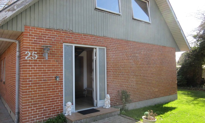 Erslev Casa | Lovely holiday apartment on the 1st floor with separate entrance.