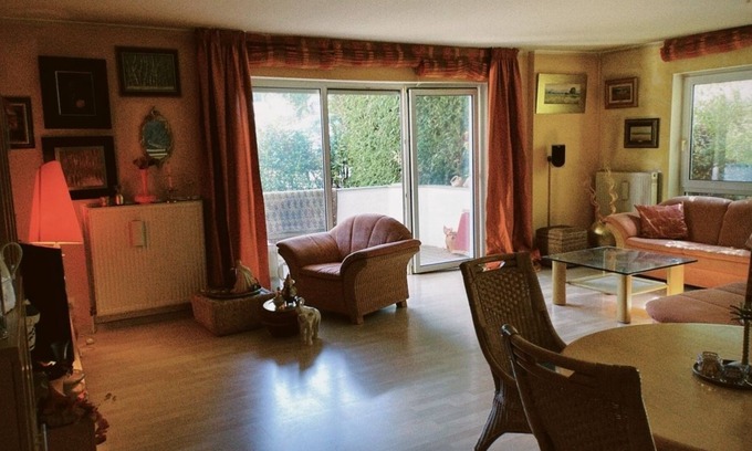 Niedernhausen Casa | Lovely holiday home, 5 minutes to the train station!
