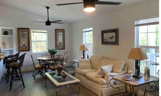 Palm Bay Casa | Lovely home 20 minutes to Melbourne beach, 3br 2bath king bed, deck, EV charger