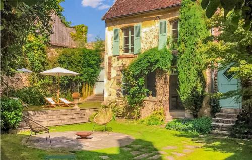 Villeneuve-sur-Yonne Casa | Lovely Home In Villeneuve-Sur-Yonne
