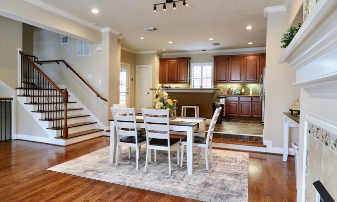 Montrose Casa | Lovely home - Great location River Oaks Houston Texas