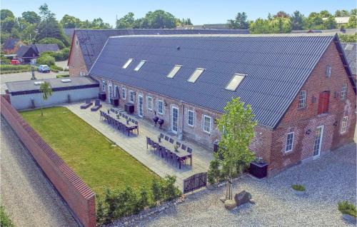 Allingabro Casa | Lovely Home In Allingåbro With Kitchen
