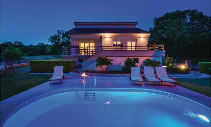 Drnis Casa | Lovely Home In Drnis With Wifi