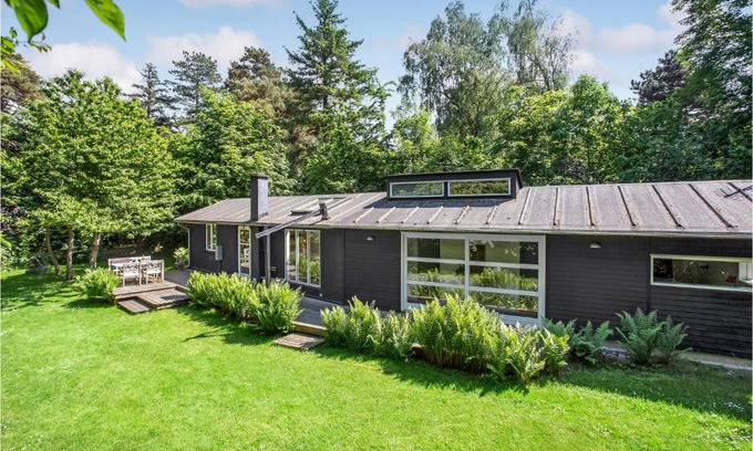 Hoeve Strand Casa | Lovely Home In Fårevejle With Kitchen