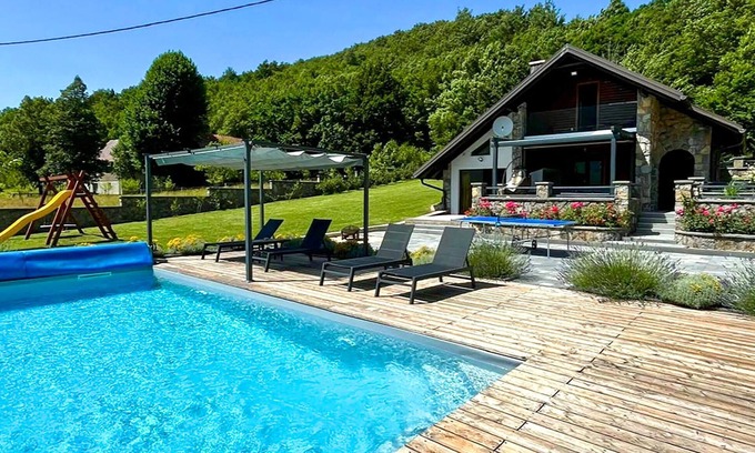 Gospic Casa | Preciosa casa en Gospic con sauna