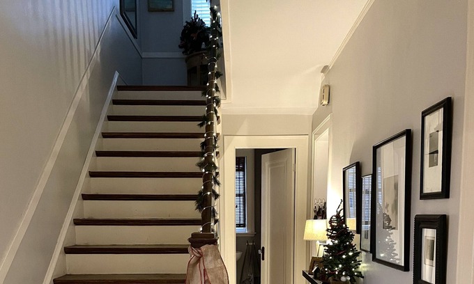 Evanston Casa | Lovely home in Northwest Evanston. Near Lakefront and Northwestern University.