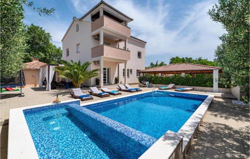 Velim Casa | Lovely Home In Radasinovci With Kitchen