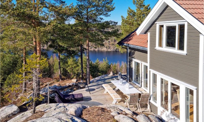 Risor Casa | Lovely Home In Risør With Sauna