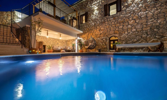 Risika Casa | Impresionante casa en Risika con WiFi
