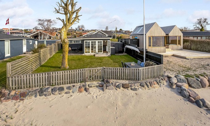 Ronde Casa | Hermosa casa en Rønde con vista al mar