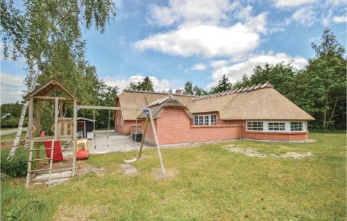 Bøtø By Casa | Lovely Home In Væggerløse With Sauna