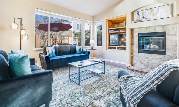 Windsor Casa | Lovely home next to golf course in heart of wine country w/AC, patio, hammock