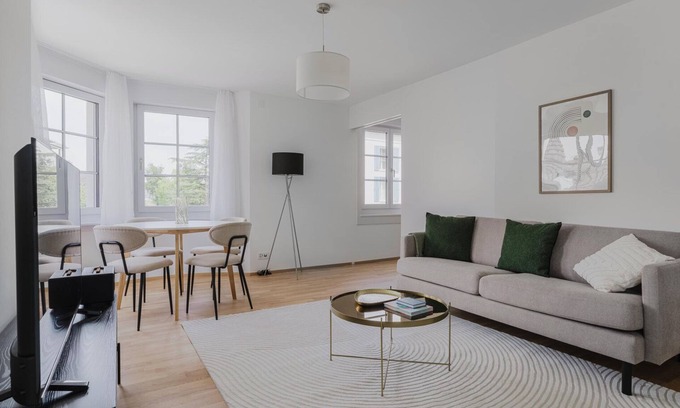 Horgen District Apartamento | Lovely Horgen 3BR, 2 min to Train Station, by Blueground