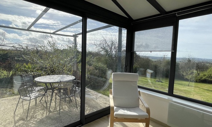 Le Mesnil-Gilbert Casa | Lovely house in a small hamlet with panoramic views