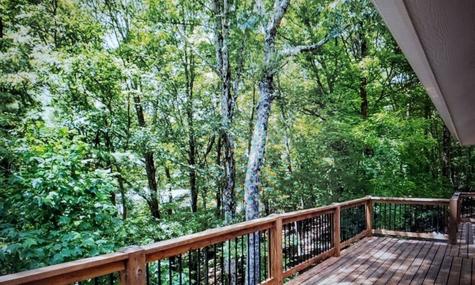 Chatsworth Casa | Lovely House in the Wood