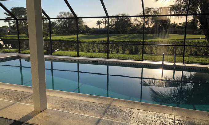 Lely Golf Estates Casa | Lovely house overlooks golf course with west exposure delivery amazing sunsets.