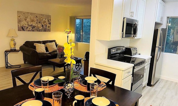 Sawtelle Apartamento | Lovely, huge remodeled 1bd in West LA-SMC,UCLA,SM Beach