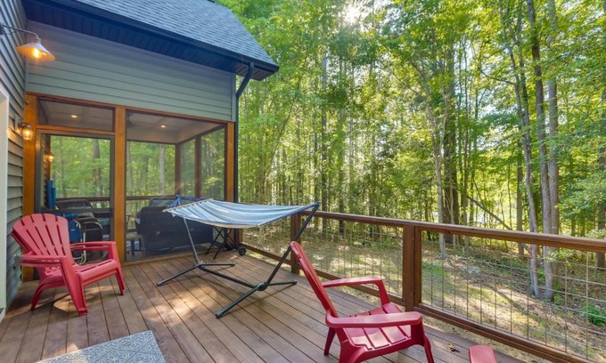 Manson Casa | Lovely Kerr Lake House with Private Dock!