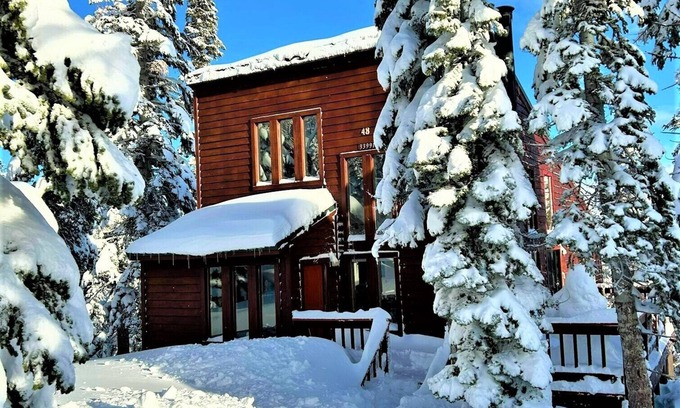 West Meadows Casa | Preciosa Kirkwood Mountain House -33991 Dangberg Drive (Lote # 48)