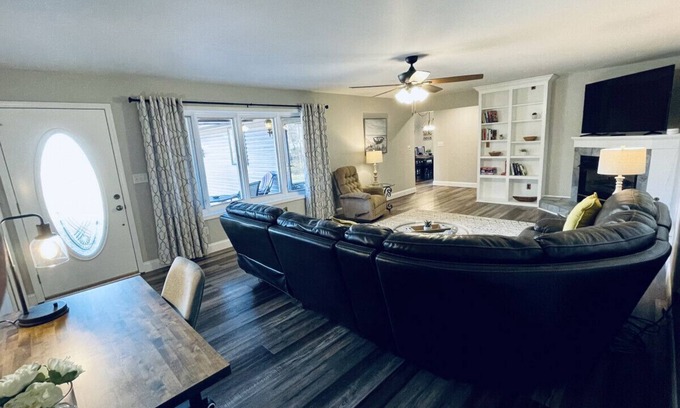 Gilbertsville Casa | Lovely KY Lake Home w/ Fire Pit & Dock