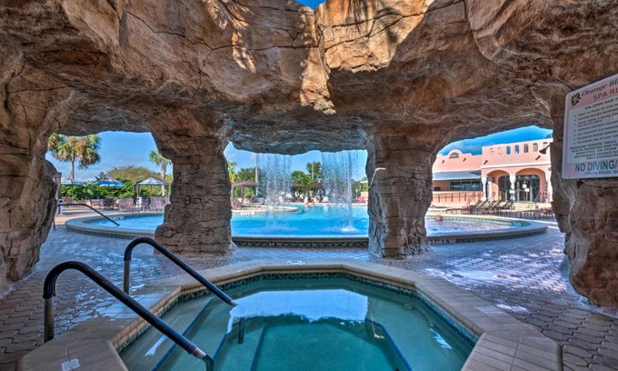 The Villages Casa | Lovely Lady Lake Home with Resort Amenities and Lanai!