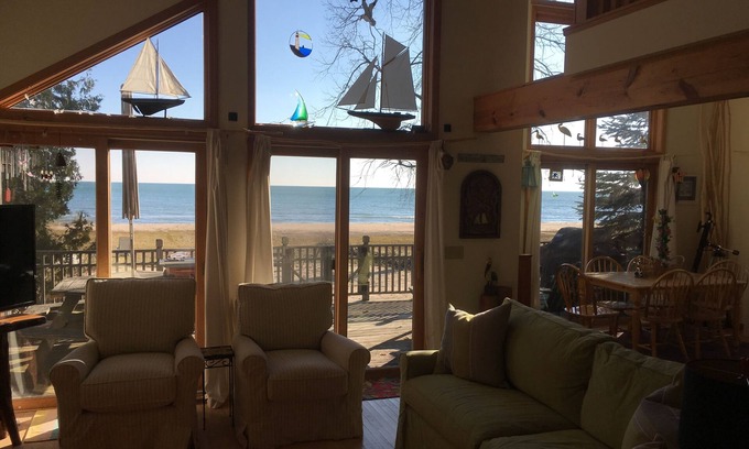 Oscoda Casa | Precioso lago Huron Casa en la playa arenosa hermosa