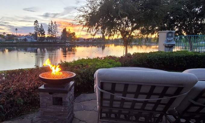 Menifee Casa | Lovely Lakeside Spa Suite